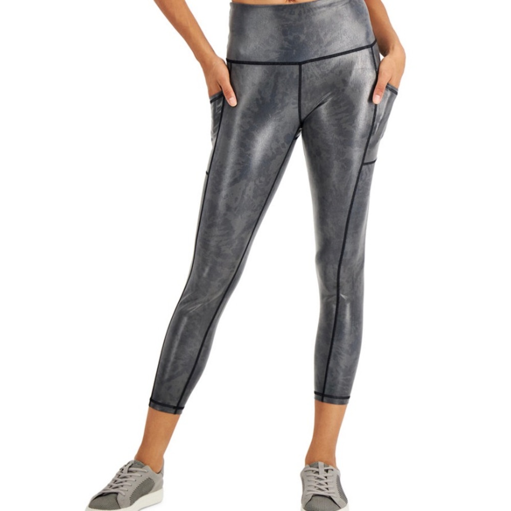 ID Ideology Women’s Compression Active Shine 7/8 Length Leggings- Spiral Black,M